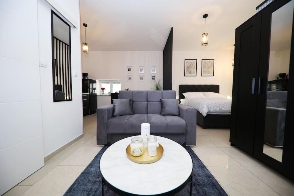 “Minipalais” Apartment In The Heart Of Zadar Exterior photo